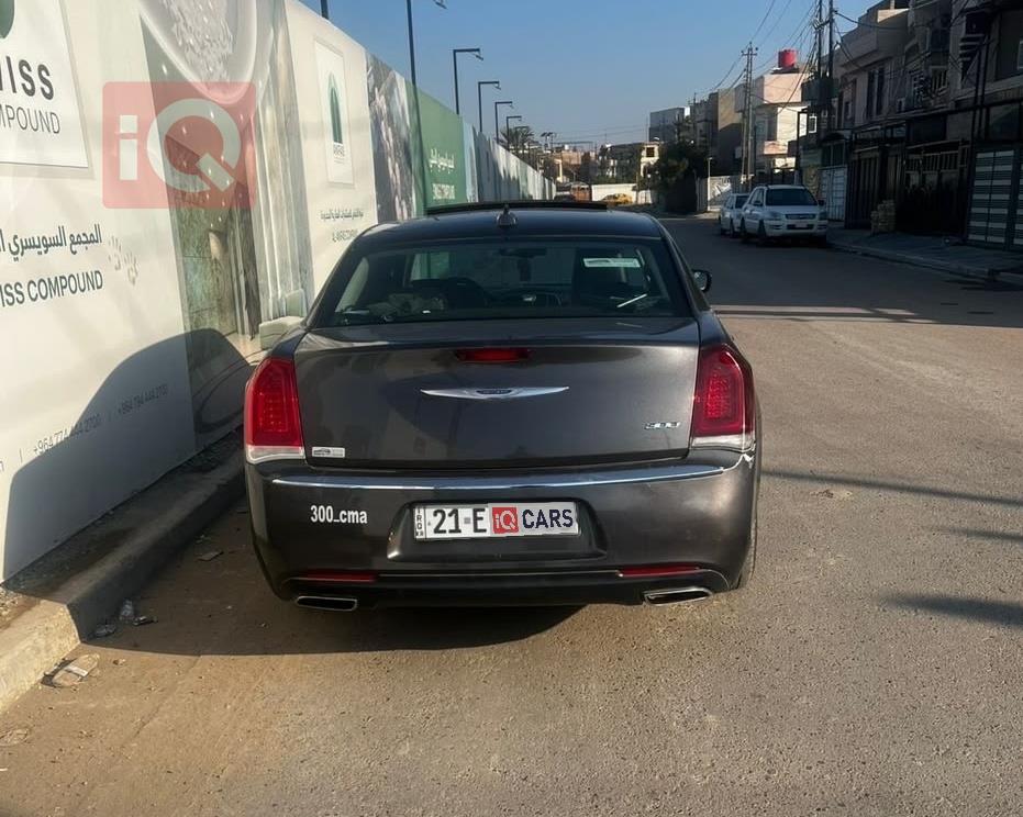 كرايسلر 300